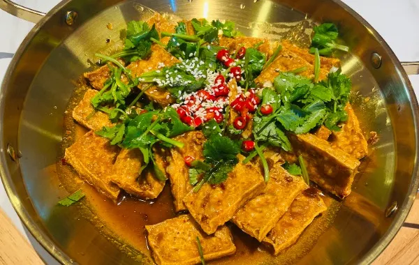 lao changsha stinky tofu with sauce 老长沙浇汁臭豆腐